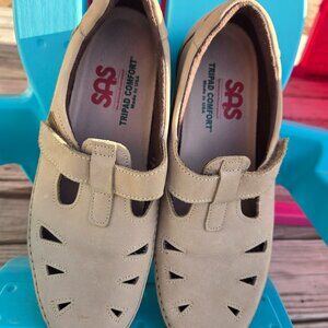 NEW!! SAS Women's Roamer Taupe T-Strap Slip-On Size 8.5